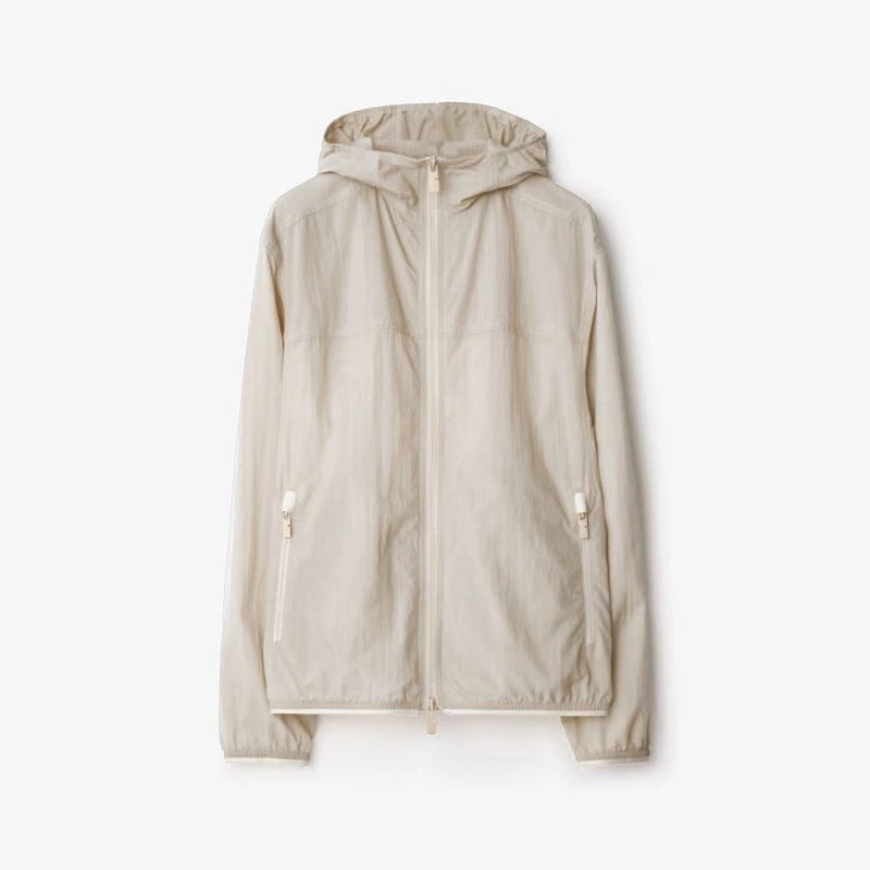 Burberry Sunscreen Jacket TechFriendly 103521