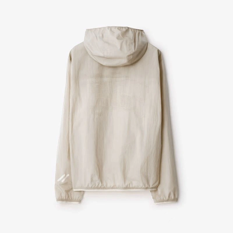 Burberry Sunscreen Jacket TechFriendly 103521