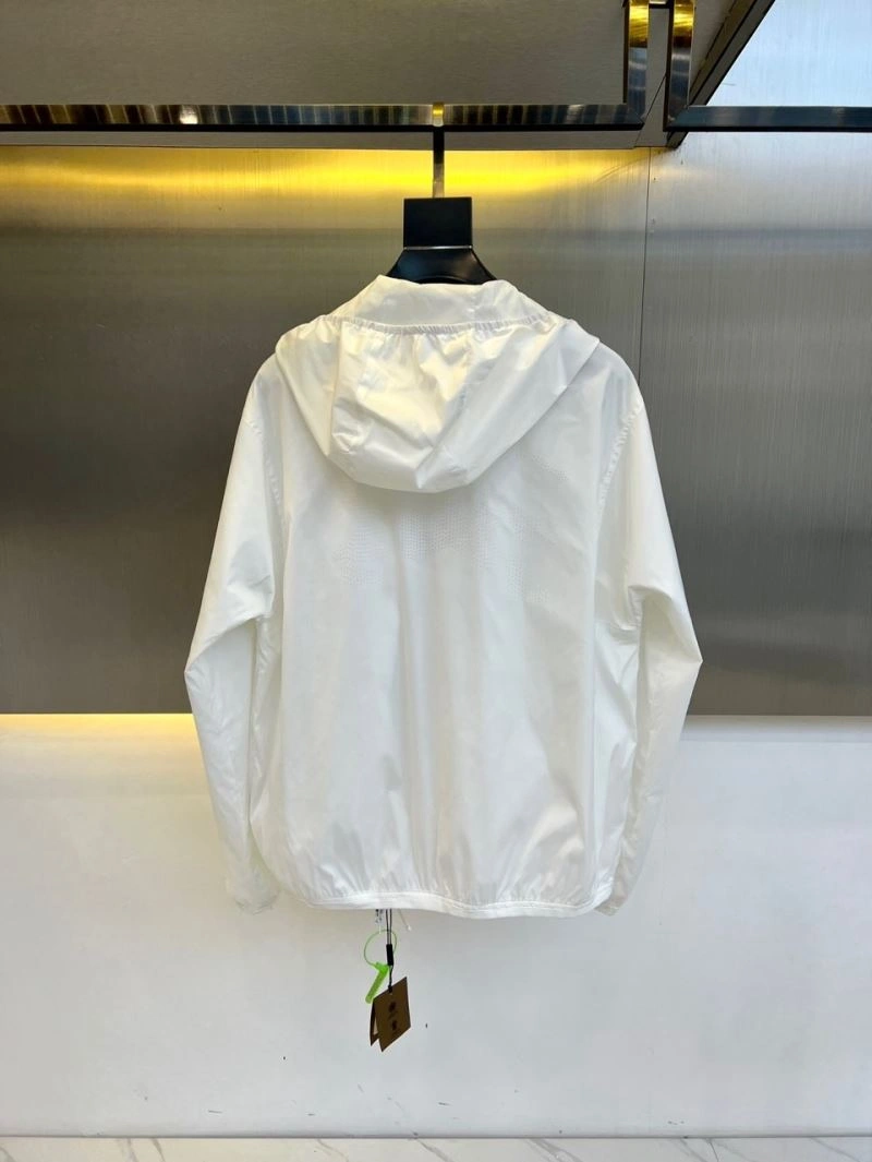 Refined Burberry Sunscreen Jacket 105360