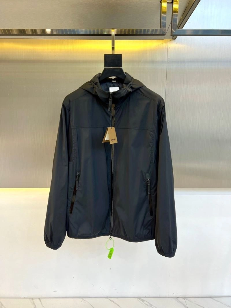 Seasonal Burberry Sunscreen Jacket 105359