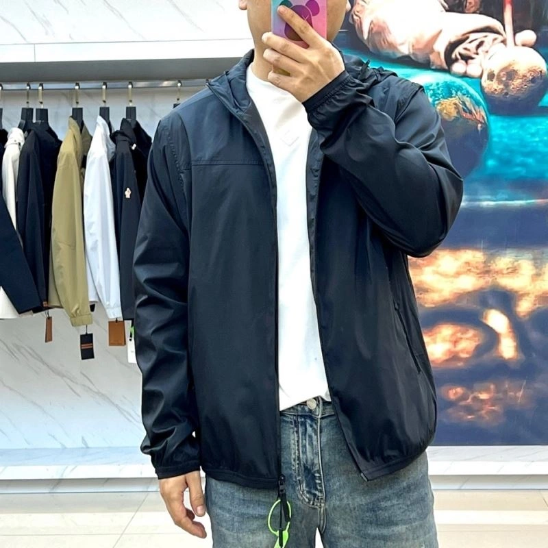 Seasonal Burberry Sunscreen Jacket 105359