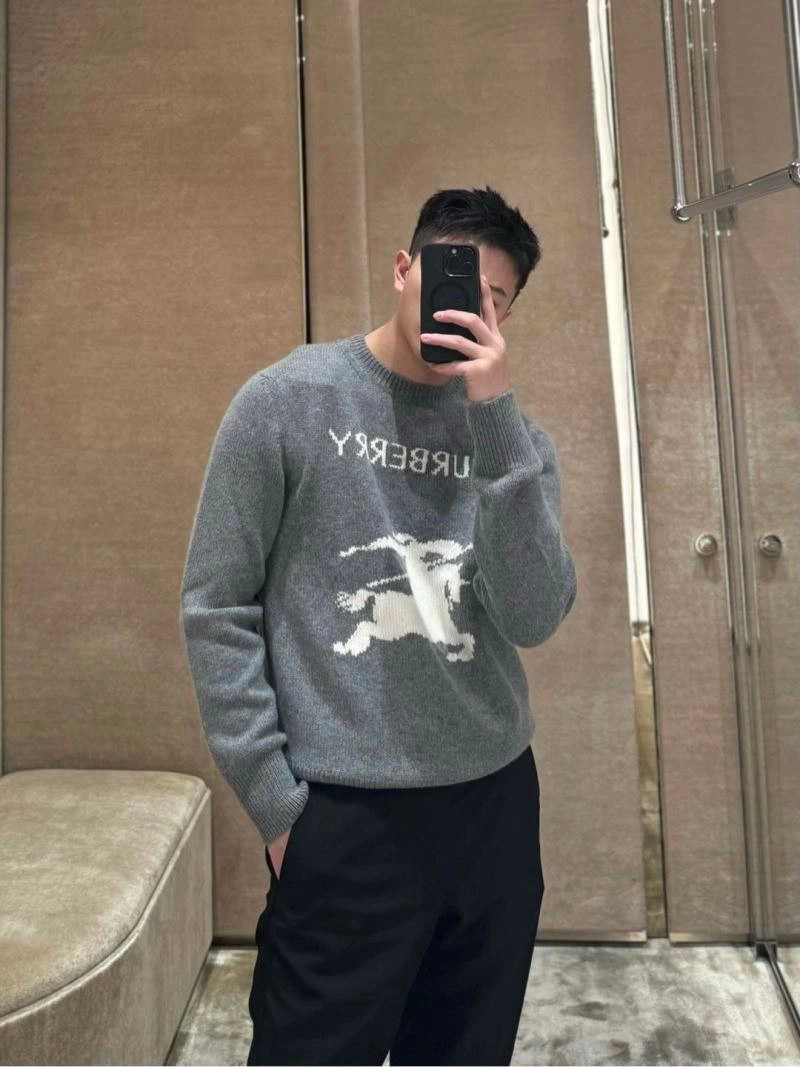 Versatile Burberry Sweaters 103015