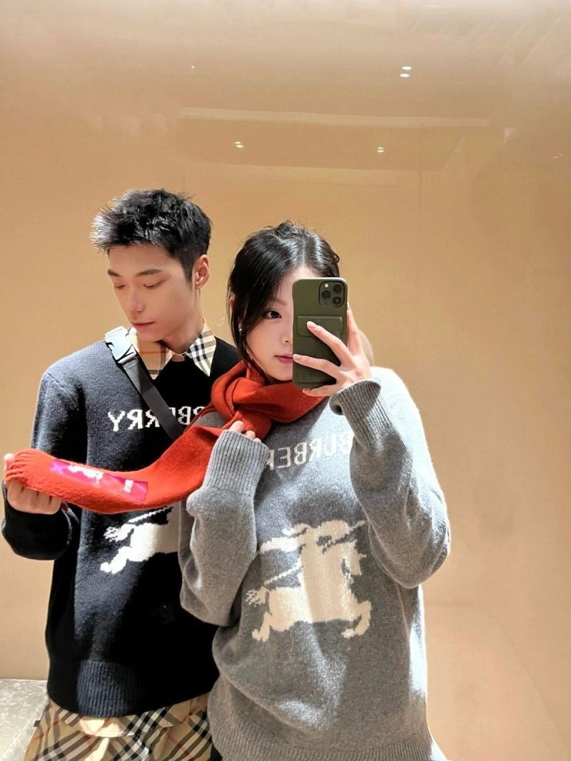 Stretchable Burberry Sweaters 103007
