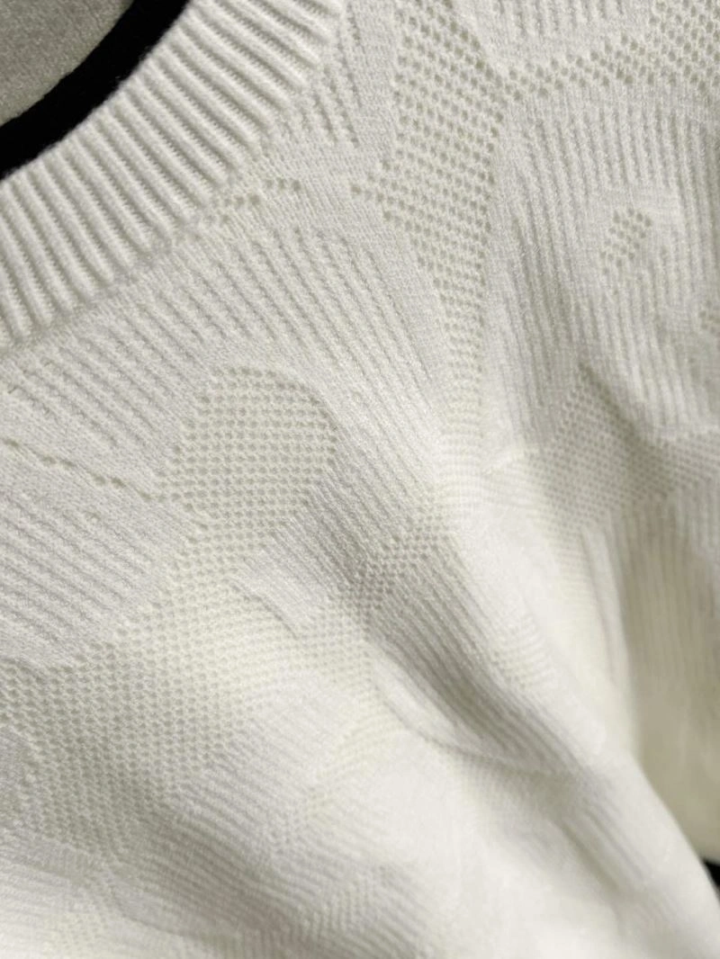 Elegant Burberry Sweaters 103006