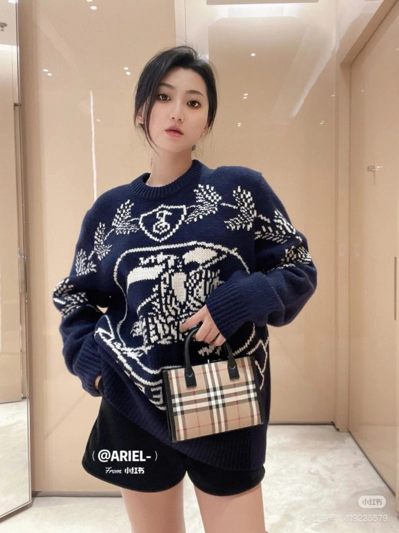 Bright Burberry Sweaters 103019