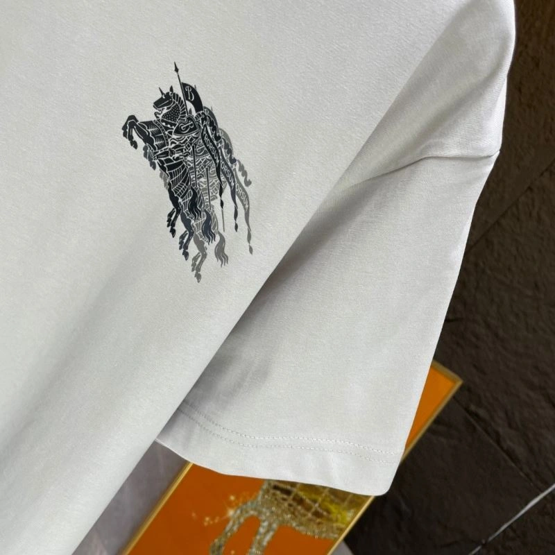 WellDesigned Burberry T-Shirts 103468
