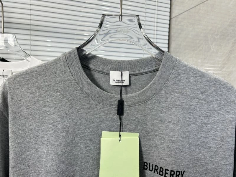 Seasonal Burberry T-Shirts 103444