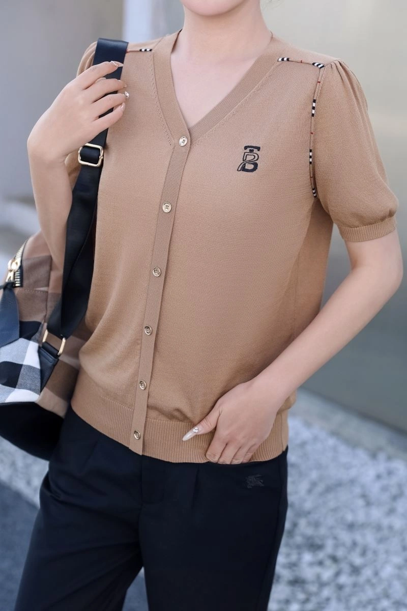 Elegant Burberry T-Shirts 103411