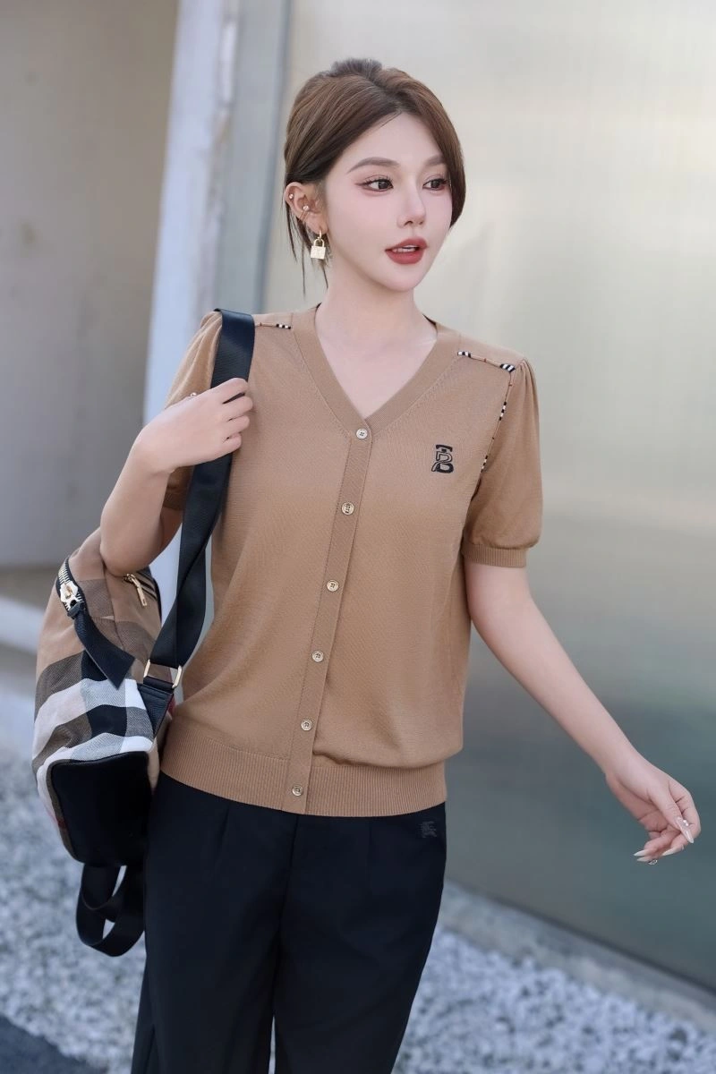 Elegant Burberry T-Shirts 103411