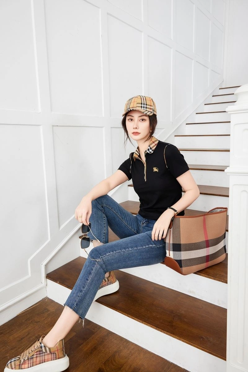 Seasonal Burberry T-Shirts 103405