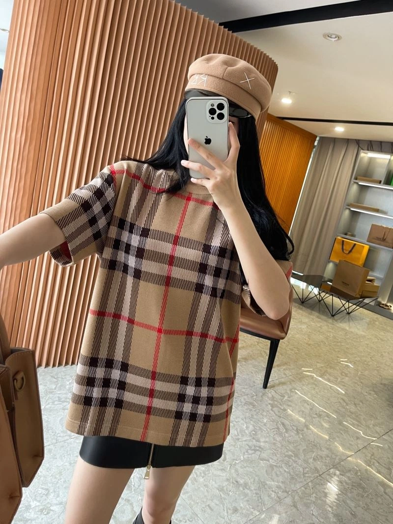Burberry T-Shirts Youthful 103400