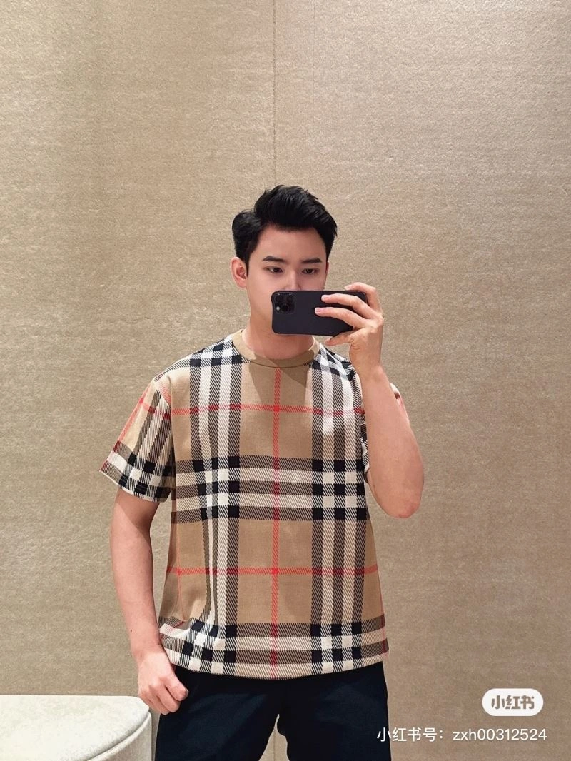 Unisex Burberry T-Shirts 103395