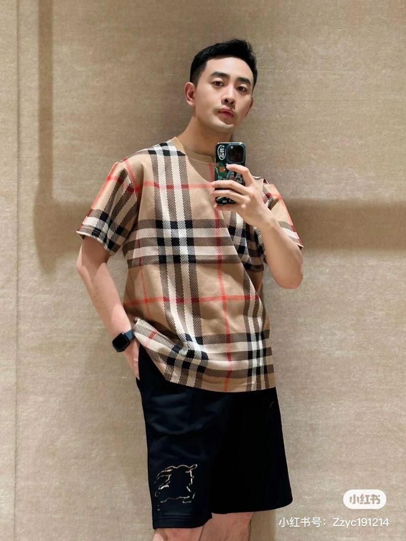 Unisex Burberry T-Shirts 103395