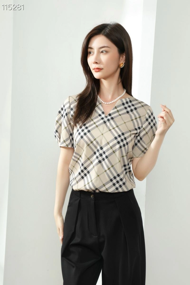 Burberry T-Shirts Breathable 103388