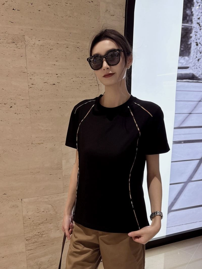 Burberry T-Shirts Chic 103399