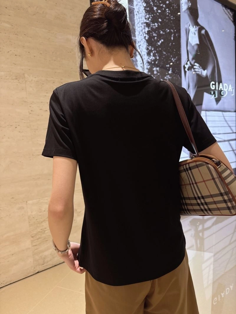 Burberry T-Shirts Chic 103399