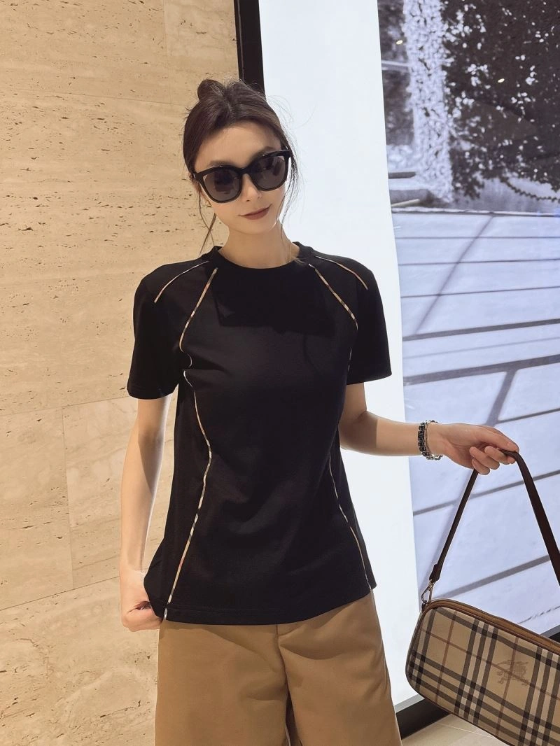 Burberry T-Shirts Chic 103399