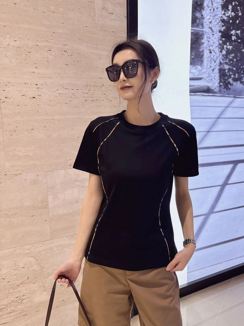 Burberry T-Shirts Chic 103399