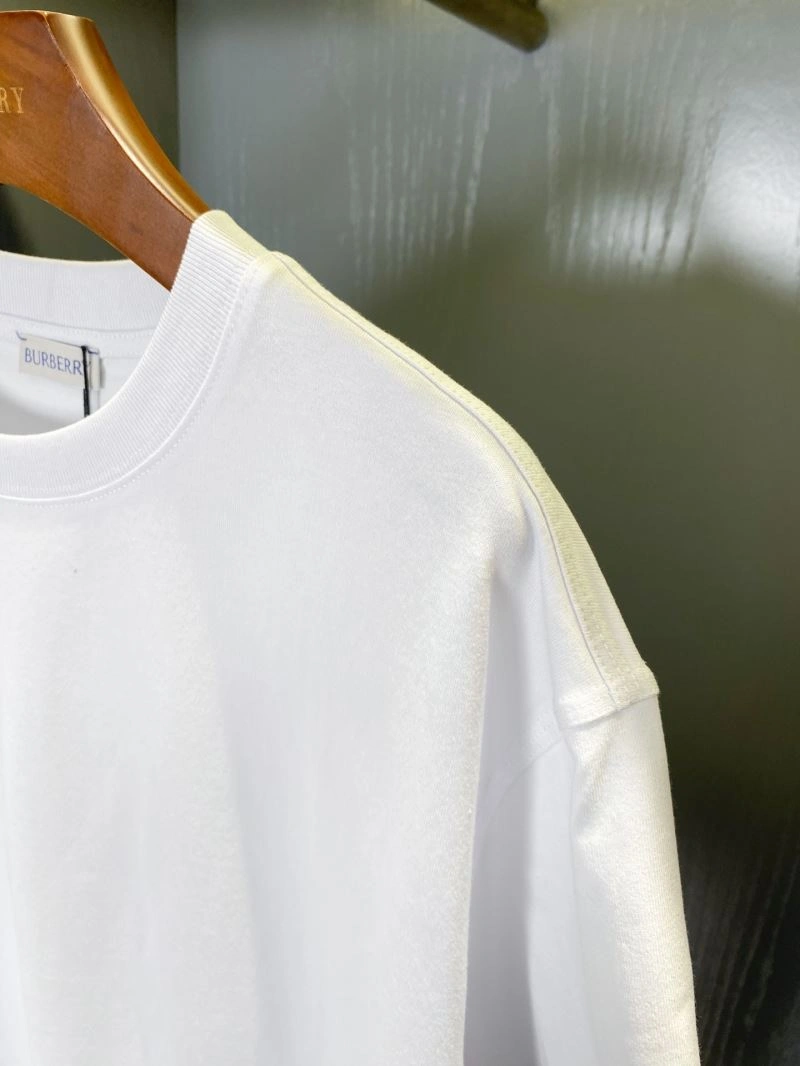 Burberry T-Shirts Lightweight 103377