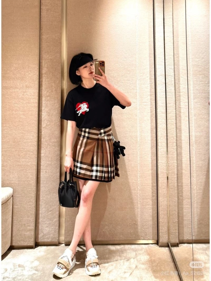 Compact Burberry T-Shirts 102986