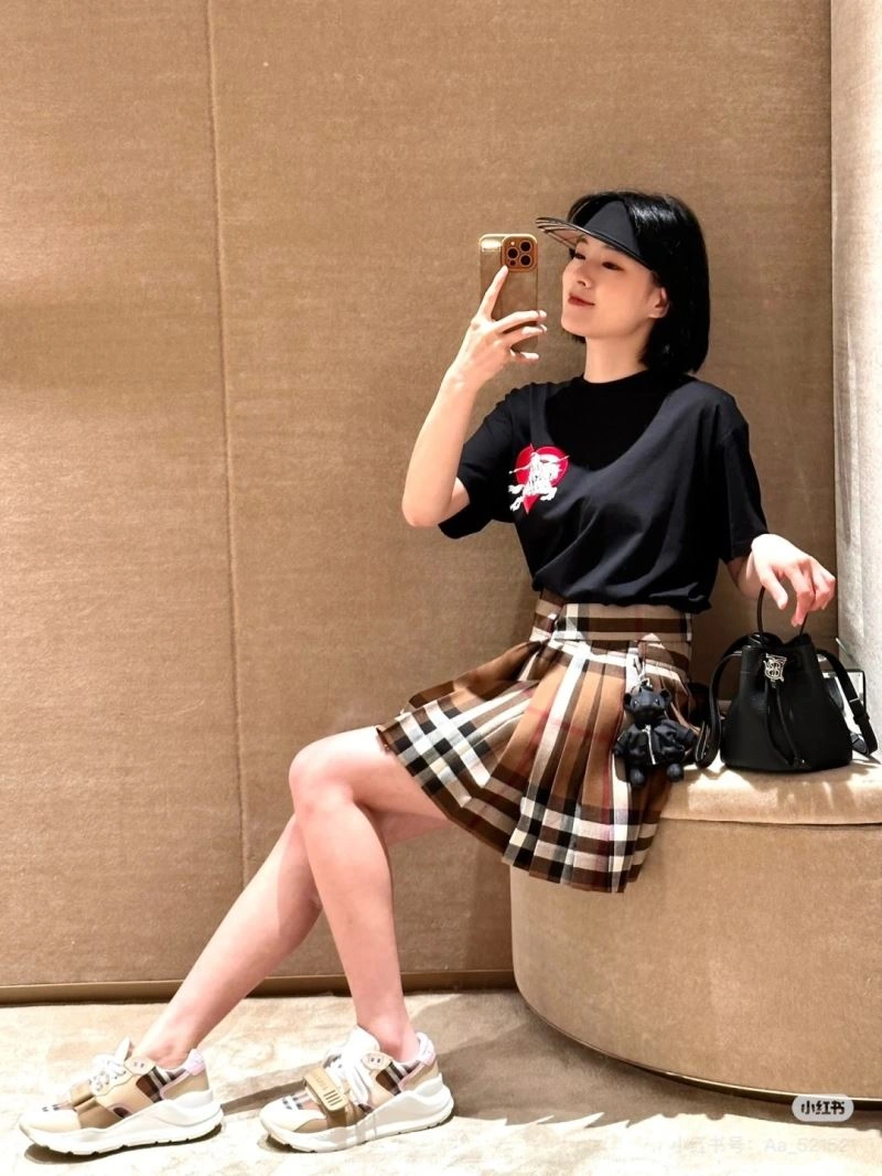 Compact Burberry T-Shirts 102986