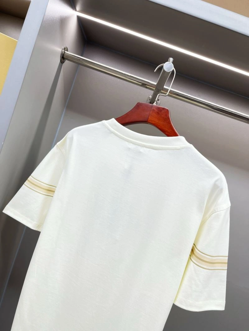 Burberry T-Shirts Lightweight 102980