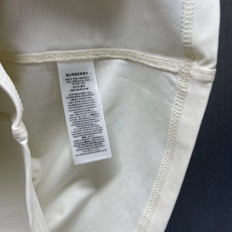 Sleek Burberry T-Shirts 102995