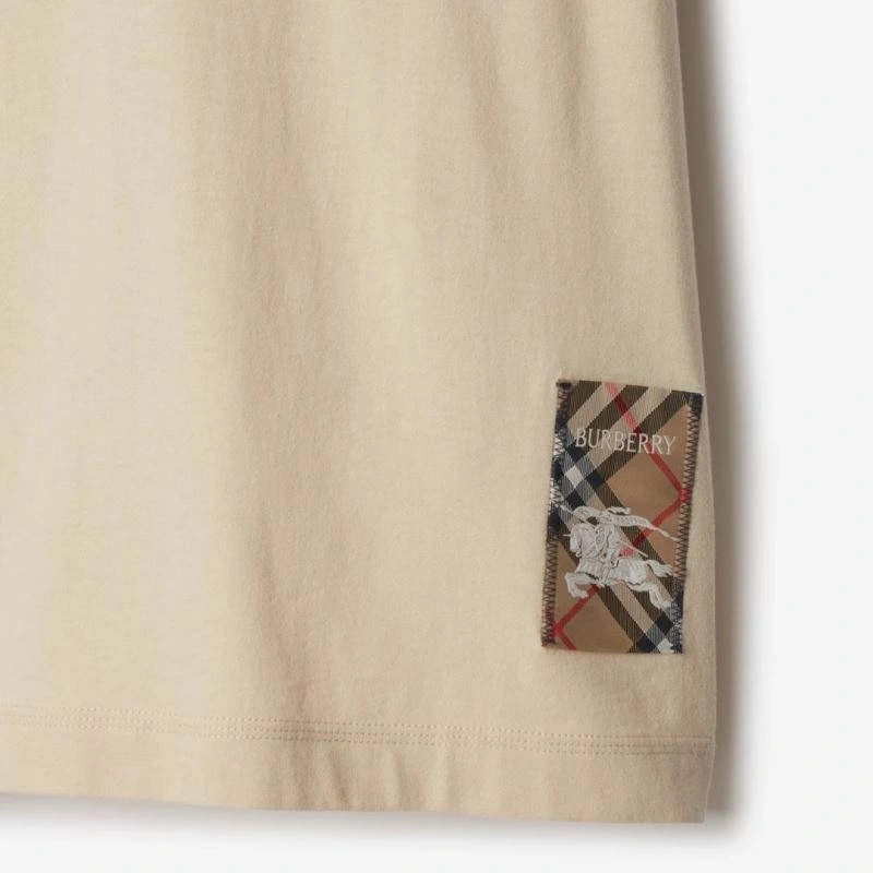 Sleek Burberry T-Shirts 102995