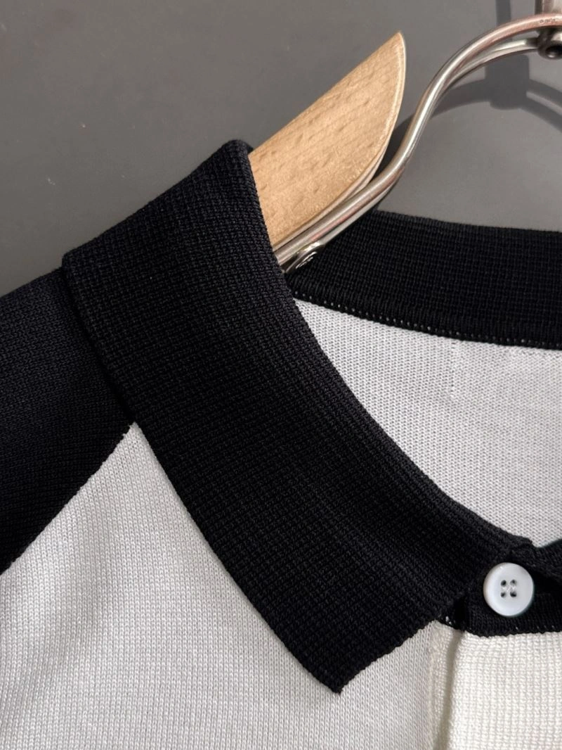 Elegant Burberry T-Shirts 102897