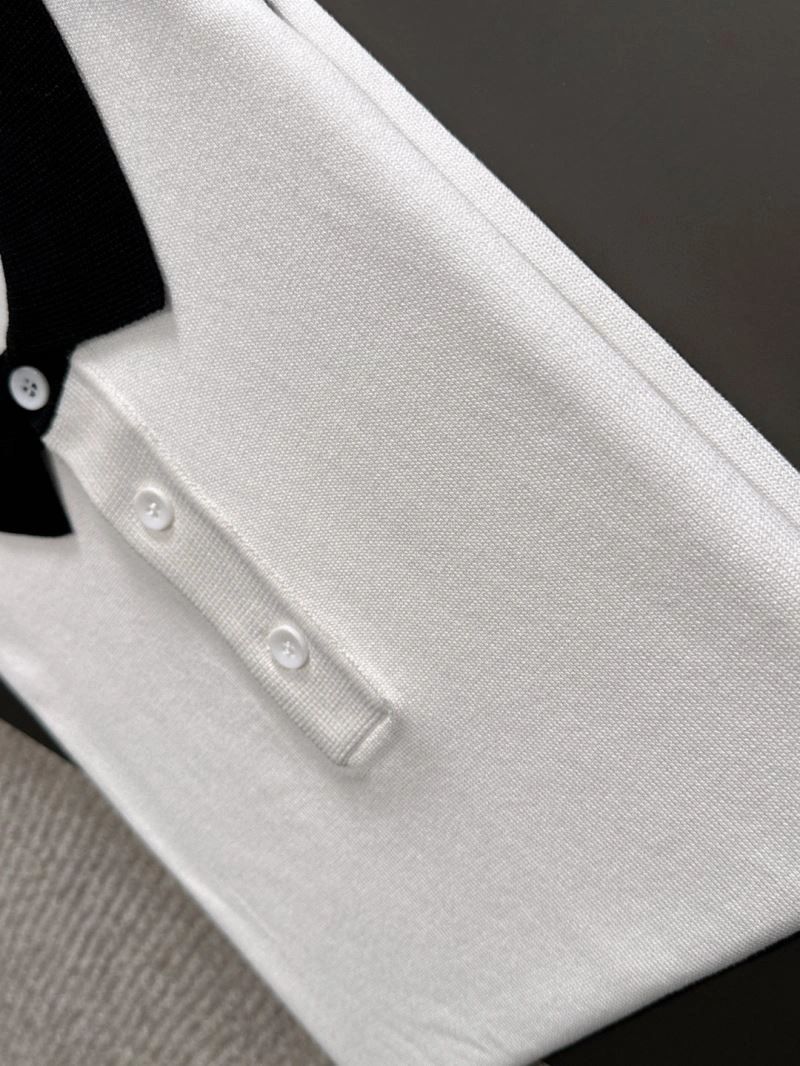 Elegant Burberry T-Shirts 102897
