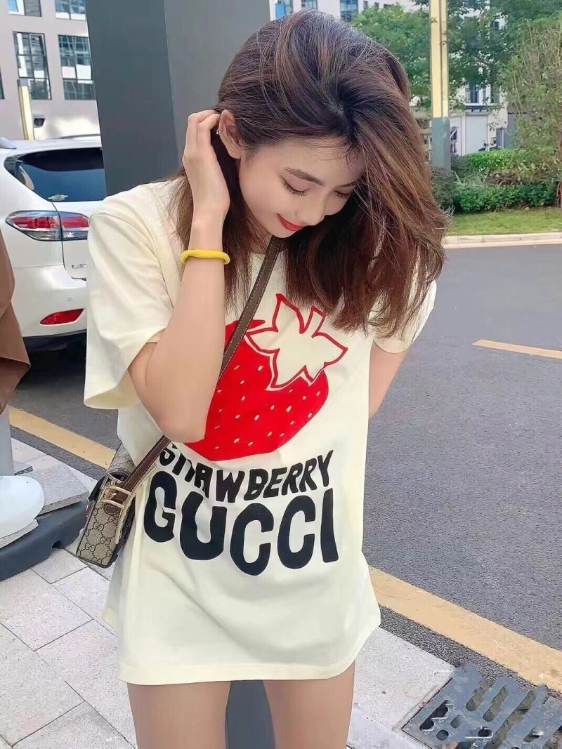 WellDesigned Burberry T-Shirts 102892