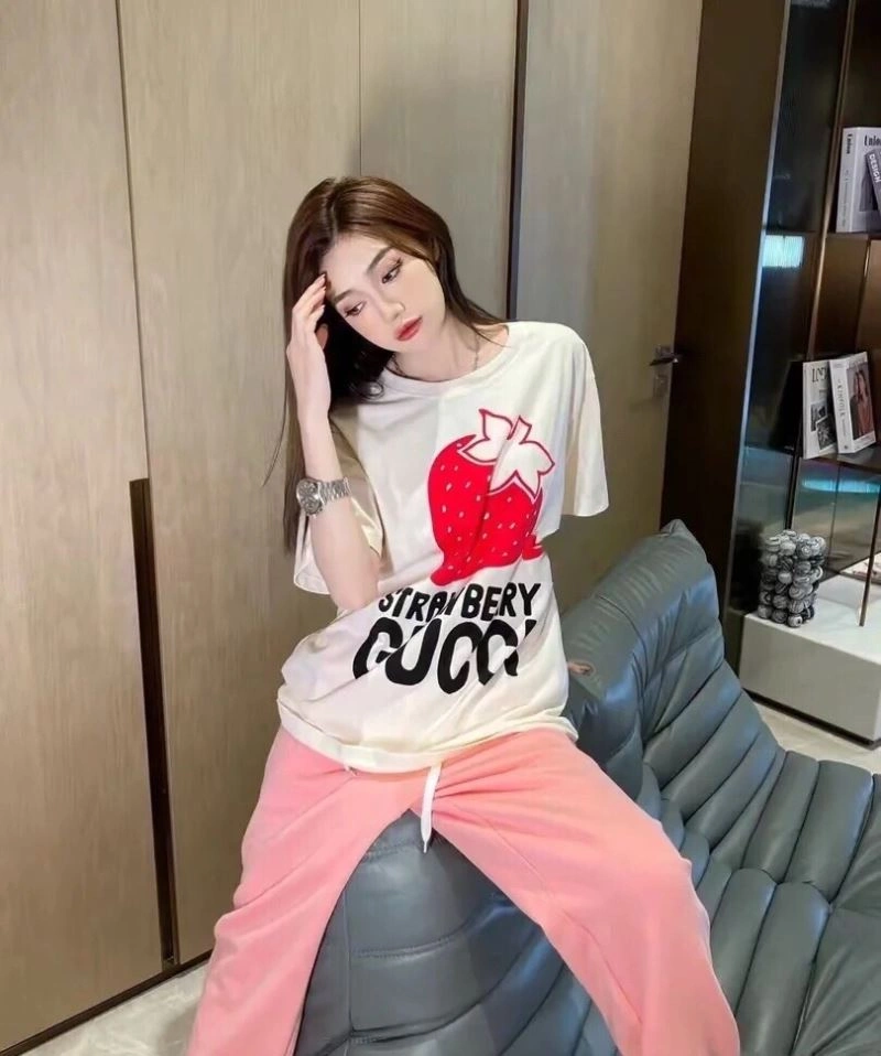 WellDesigned Burberry T-Shirts 102892