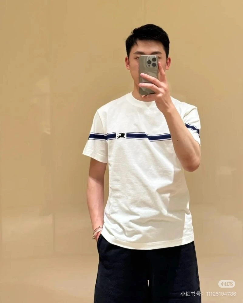 Refined Burberry T-Shirts 102888
