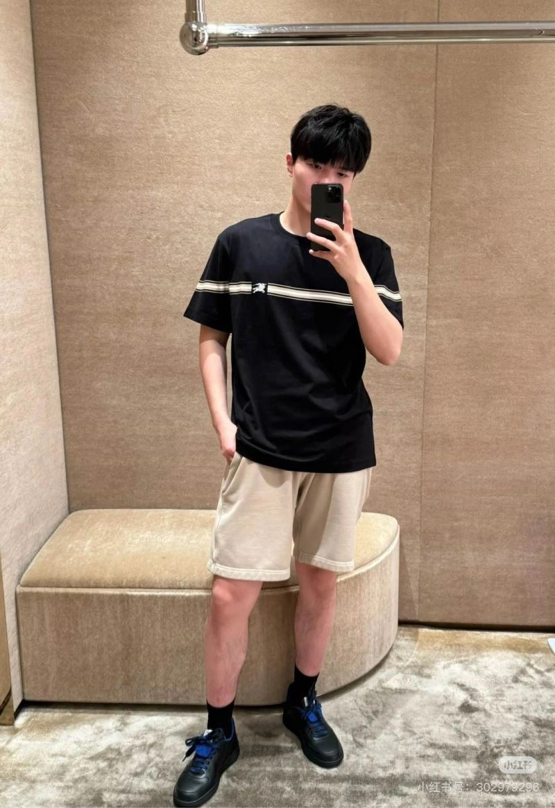 Refined Burberry T-Shirts 102888