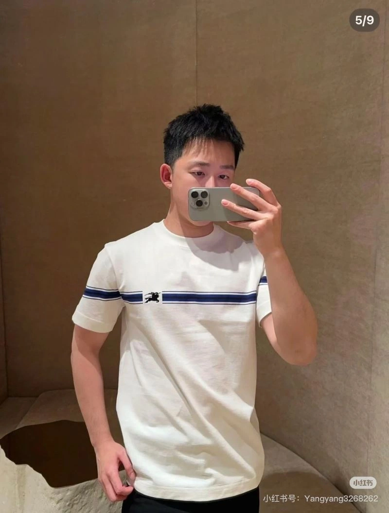 Refined Burberry T-Shirts 102888