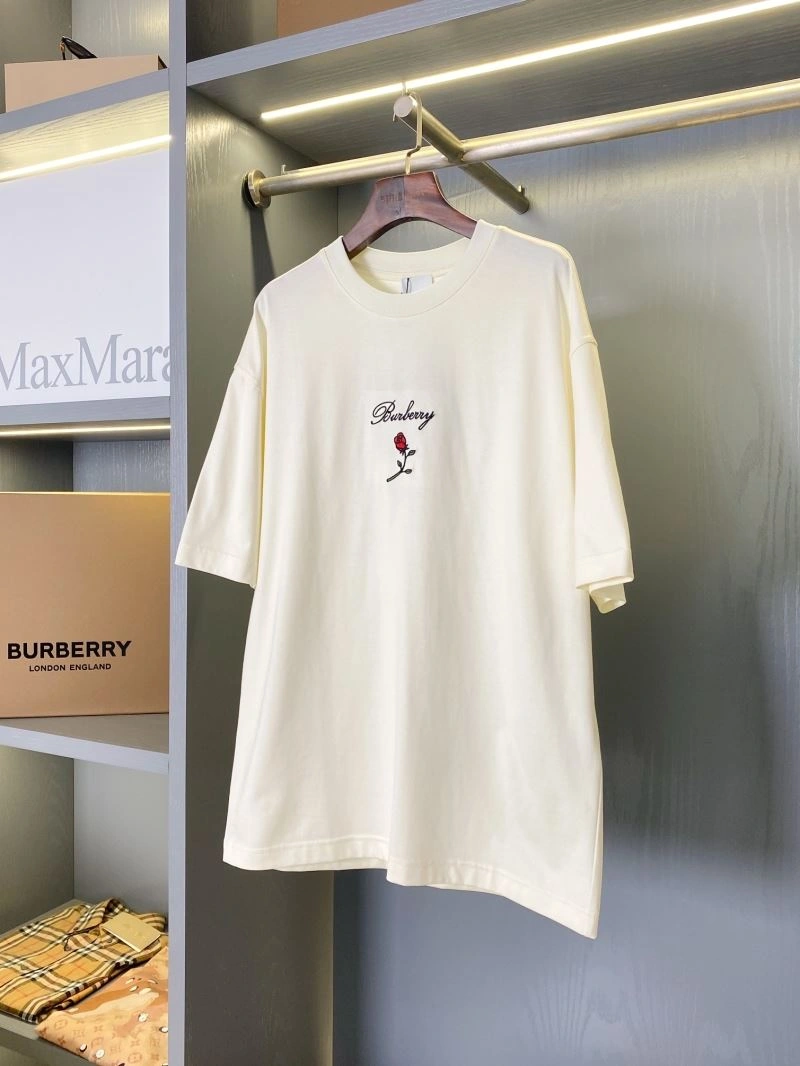Burberry T-Shirts Snug 105389