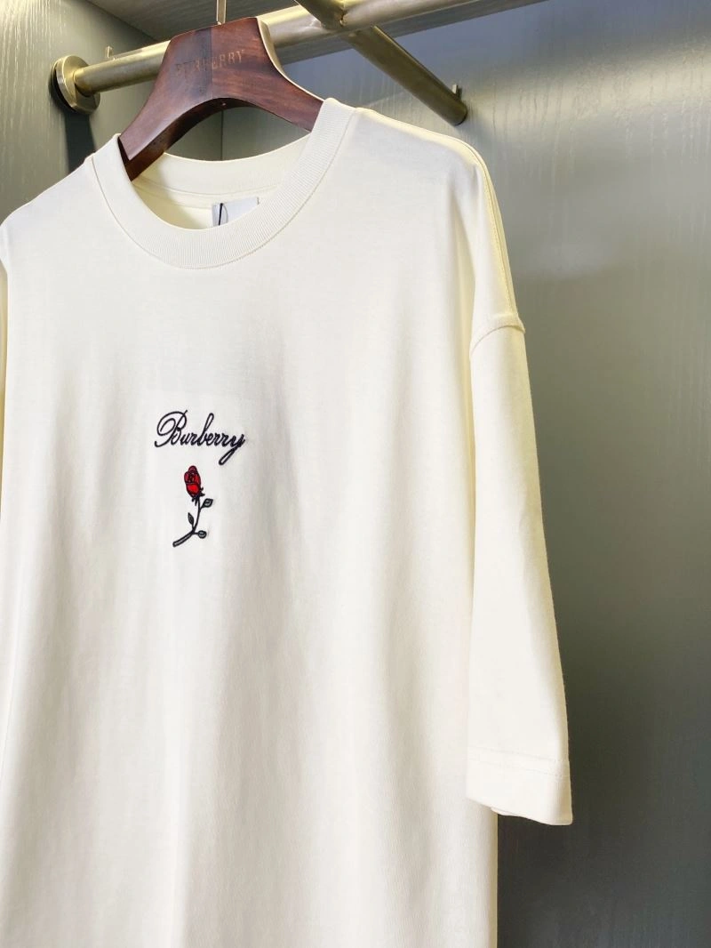 Burberry T-Shirts Snug 105389