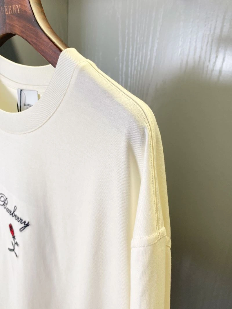 Burberry T-Shirts Snug 105389