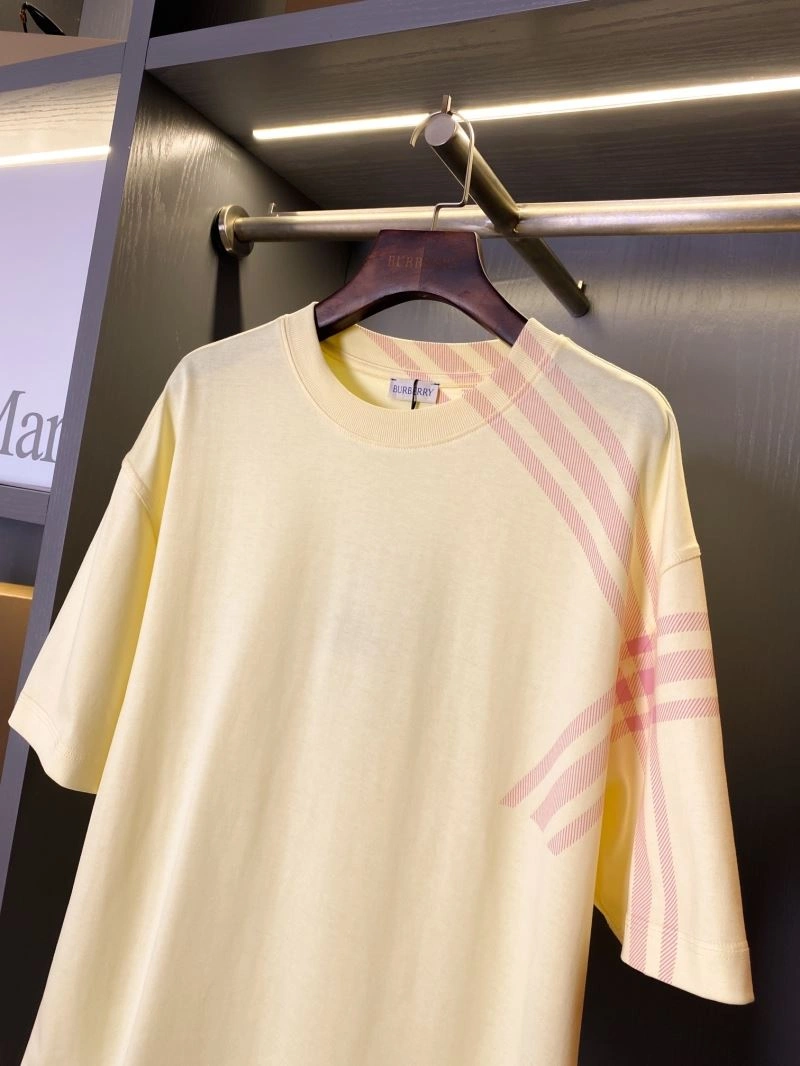 Burberry T-Shirts Casual 105346