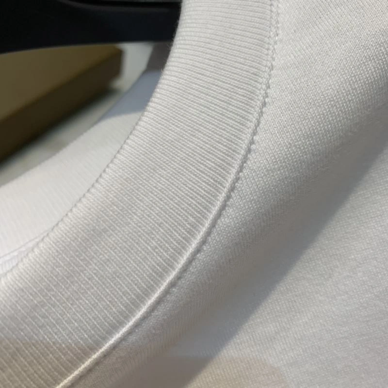 Lightweight Burberry T-Shirts 105270