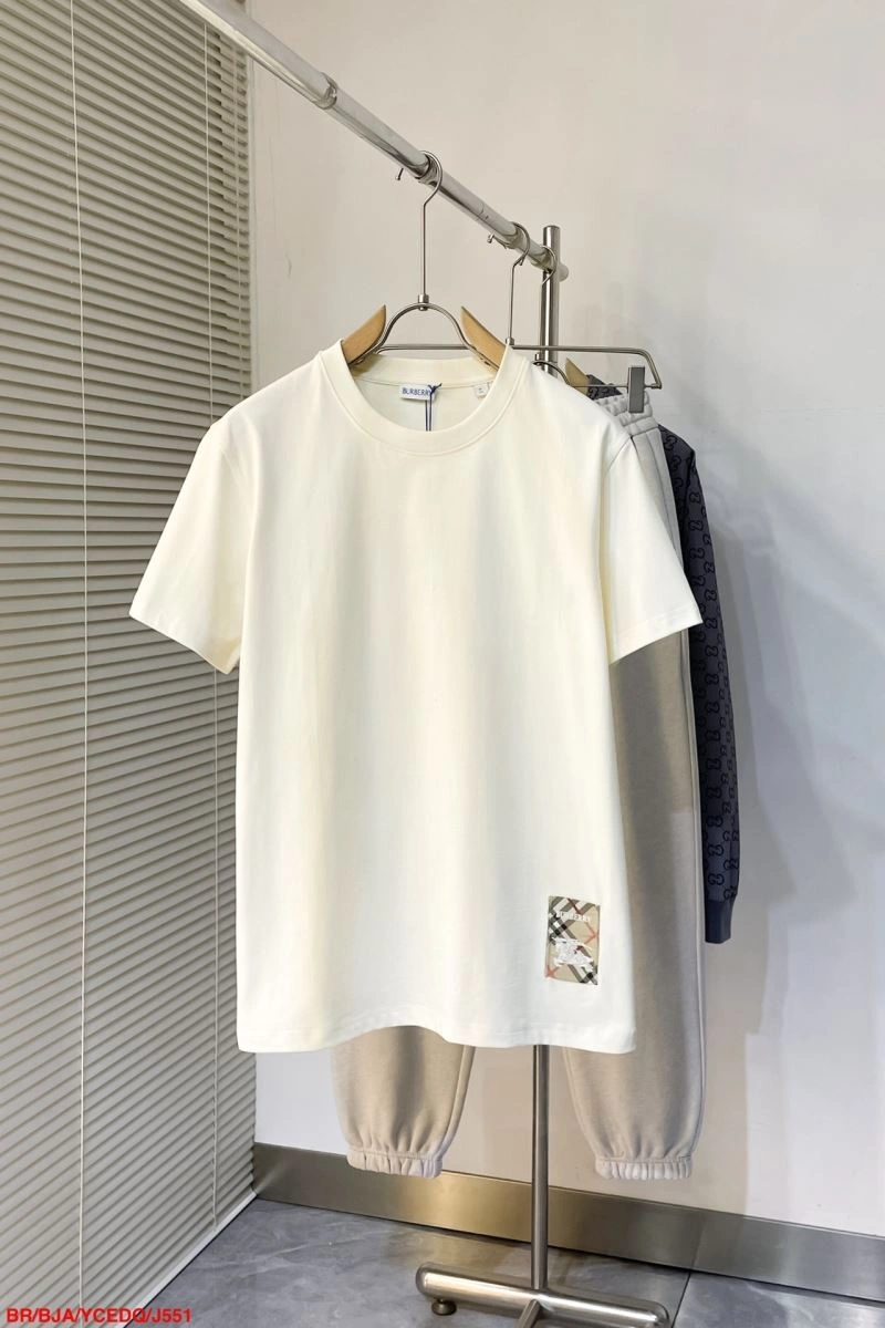 Versatile Burberry T-Shirts 105303