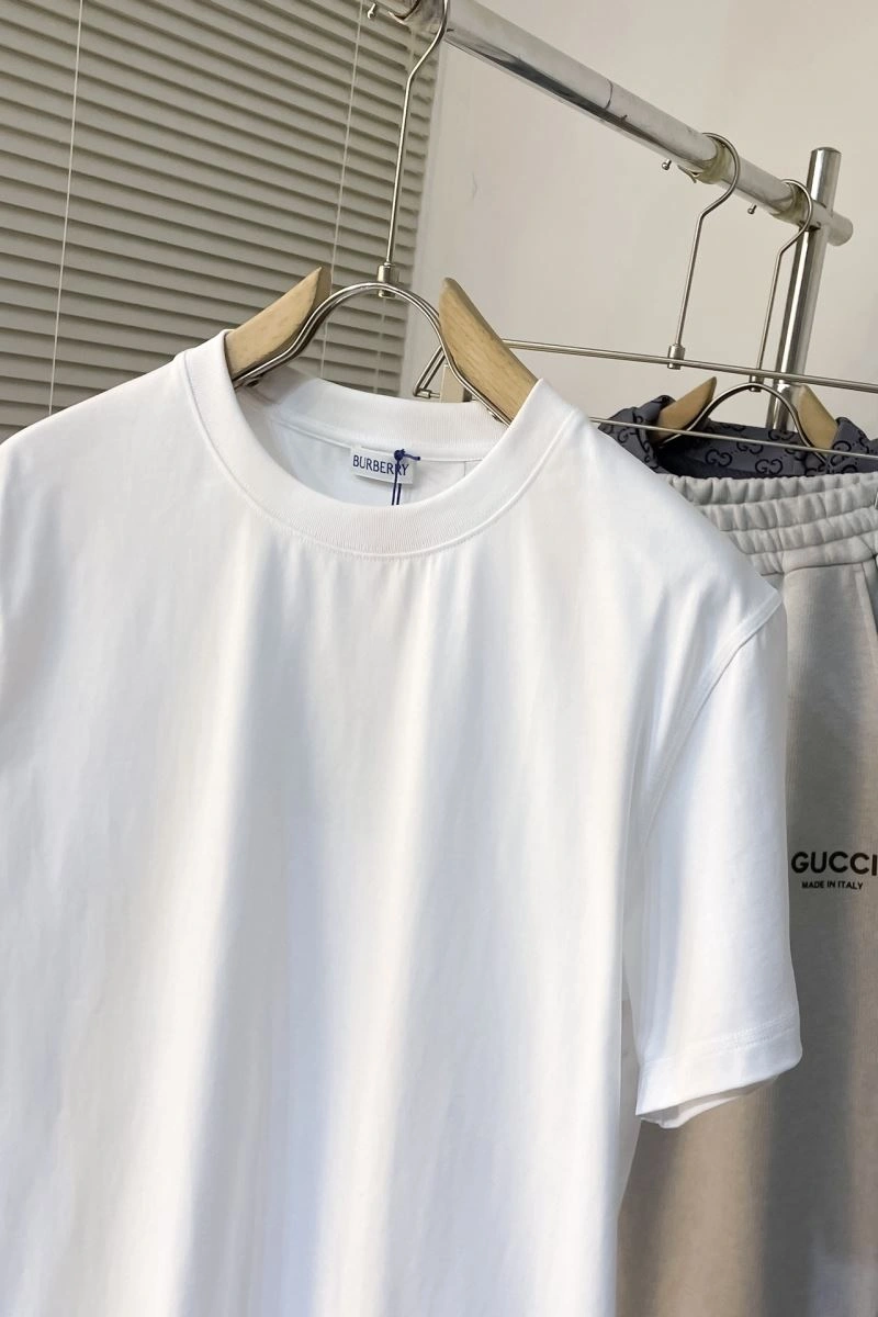 Versatile Burberry T-Shirts 105303