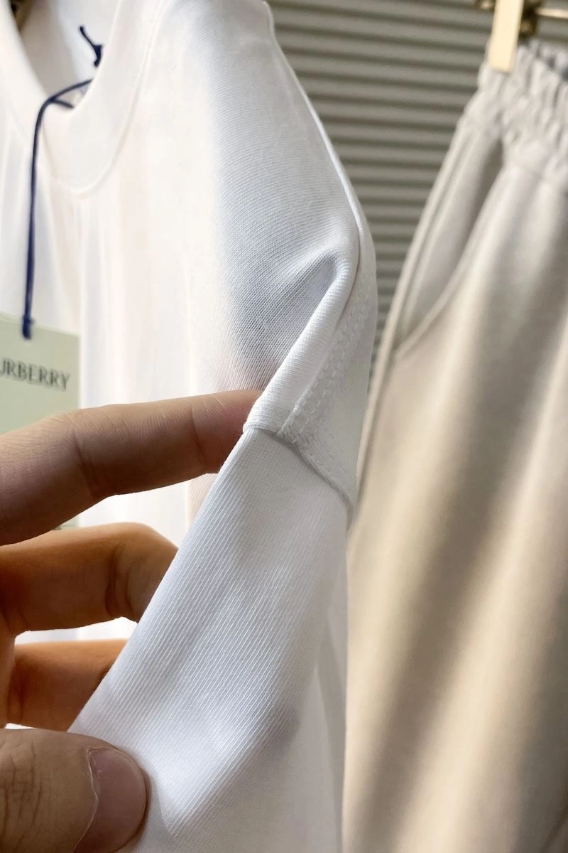 Versatile Burberry T-Shirts 105303