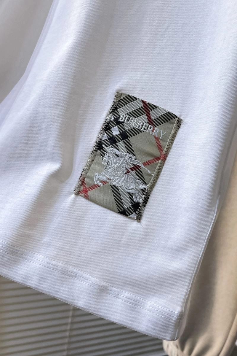 Versatile Burberry T-Shirts 105303