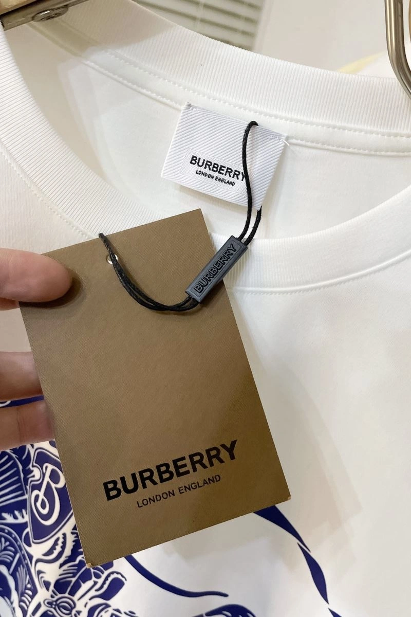 Burberry T-Shirts Lightweight 105250