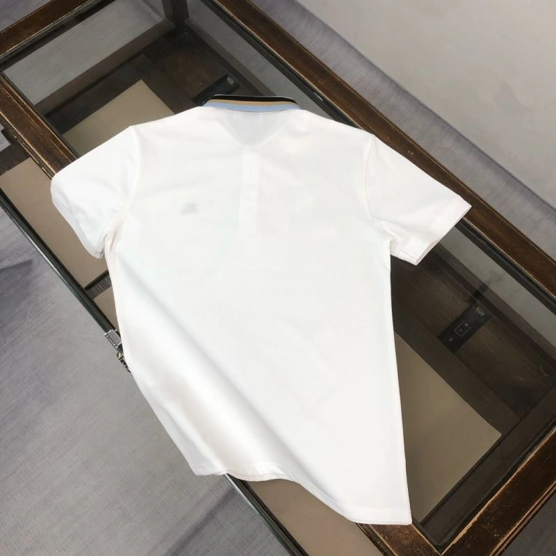Elegant Burberry T-Shirts 105176