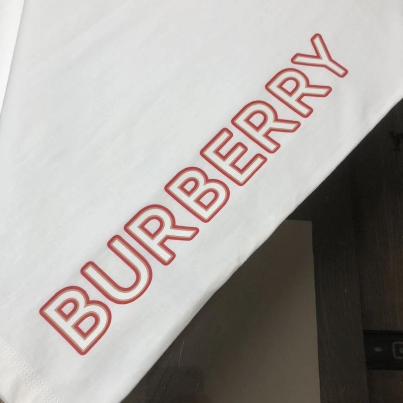 Burberry T-Shirts EasyMatch 105055