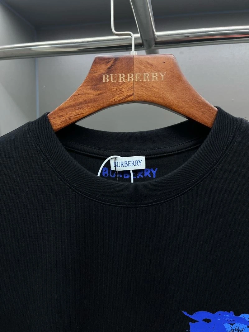 Burberry T-Shirts Lightweight 105044