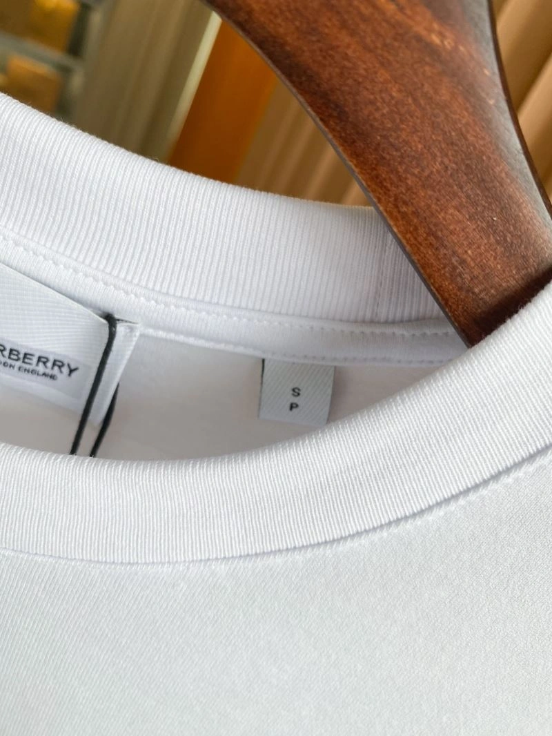 Burberry T-Shirts TechFriendly 105013