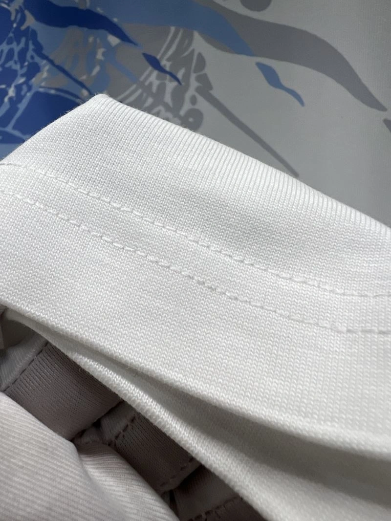 UrbanChic Burberry T-Shirts 102556